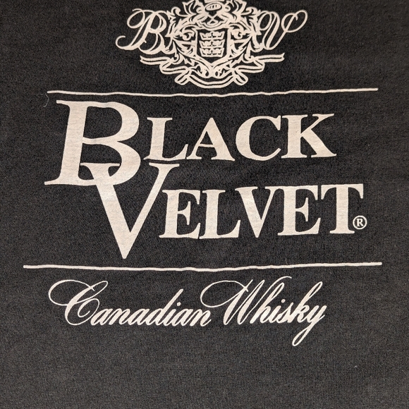 Vintage Black Velvet Canadian Whiskey Fruit of the Loom Single Stitch Size Large - Picture 2 of 8